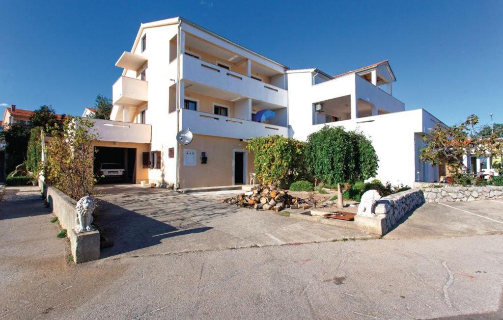 Apartmani Mile Veglia Exterior foto
