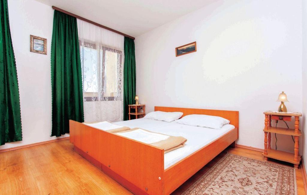 Apartmani Mile Veglia Exterior foto