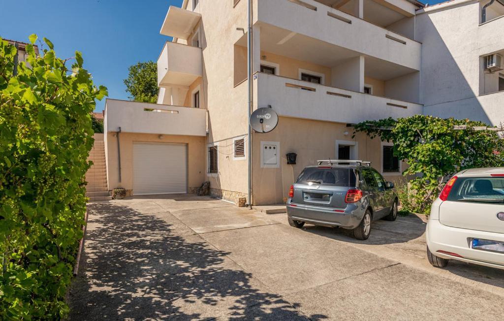Apartmani Mile Veglia Exterior foto