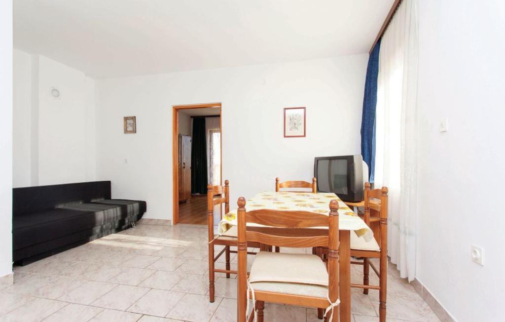 Apartmani Mile Veglia Exterior foto