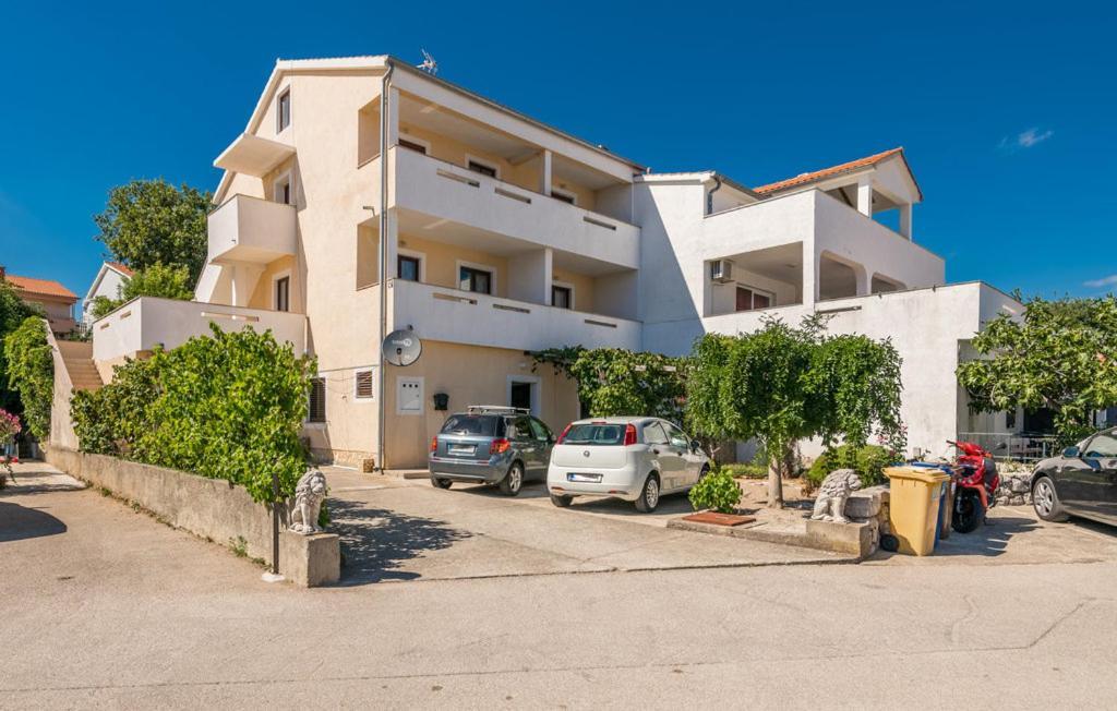 Apartmani Mile Veglia Exterior foto