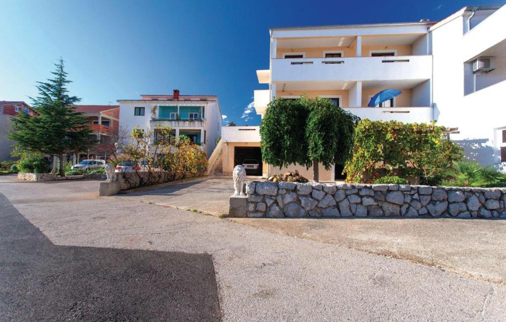 Apartmani Mile Veglia Exterior foto