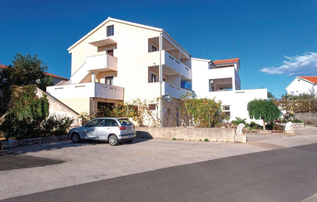 Apartmani Mile Veglia Exterior foto